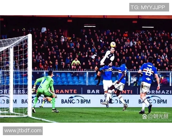 足球明星特技揭秘：从梅西的盘带到C罗的任意球技巧全解析