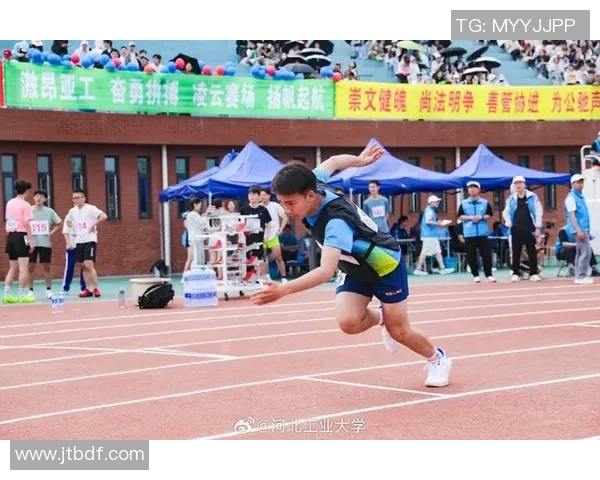 杭州足球队耐力探秘：从训练到比赛的坚持与拼搏之路