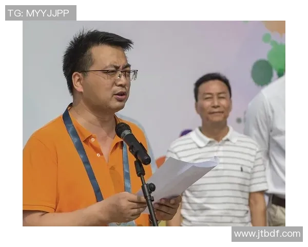 成都网球队在欧锦赛中的团队协作展现出卓越实力与默契配合 成都网球队在欧锦赛中的团队协作展现出卓越实力与默契配合