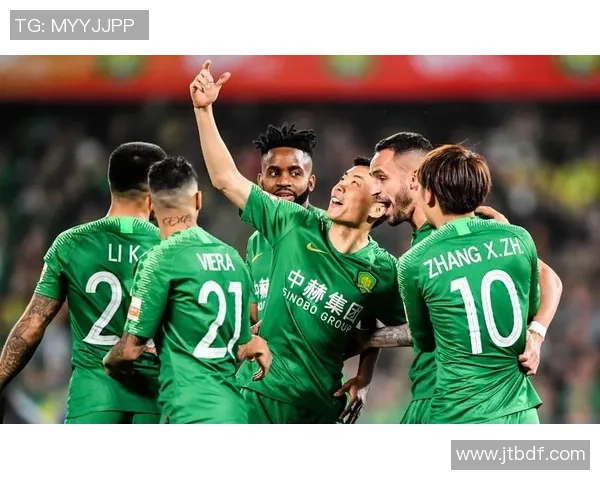 武汉羽毛球队以59分稳居邀请赛积分榜首位表现出色